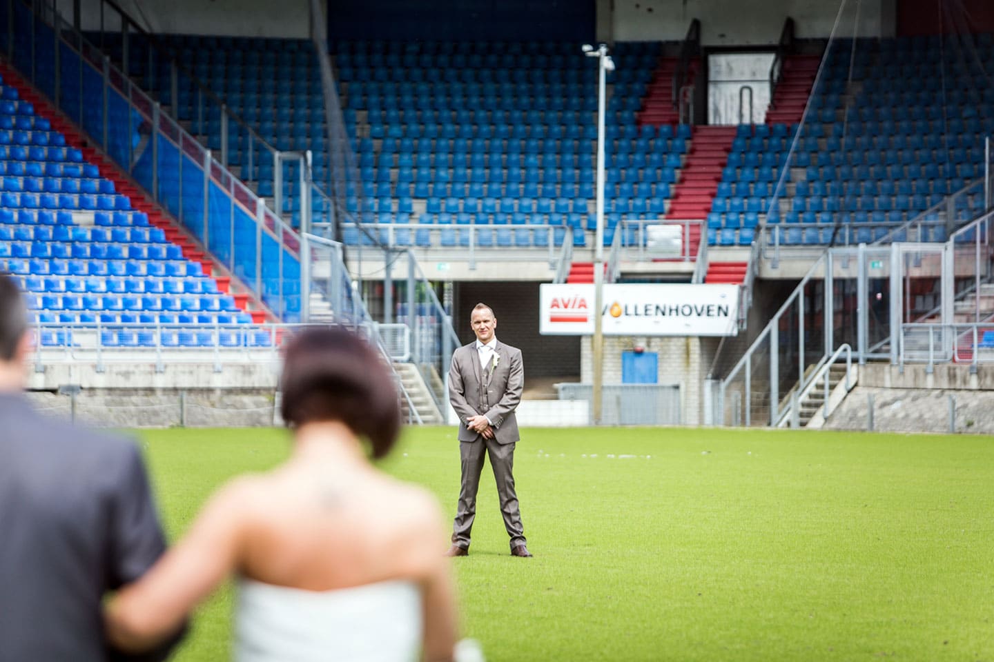 22-Tilburg-stadion-bruidsfotografie-trouwfotograaf