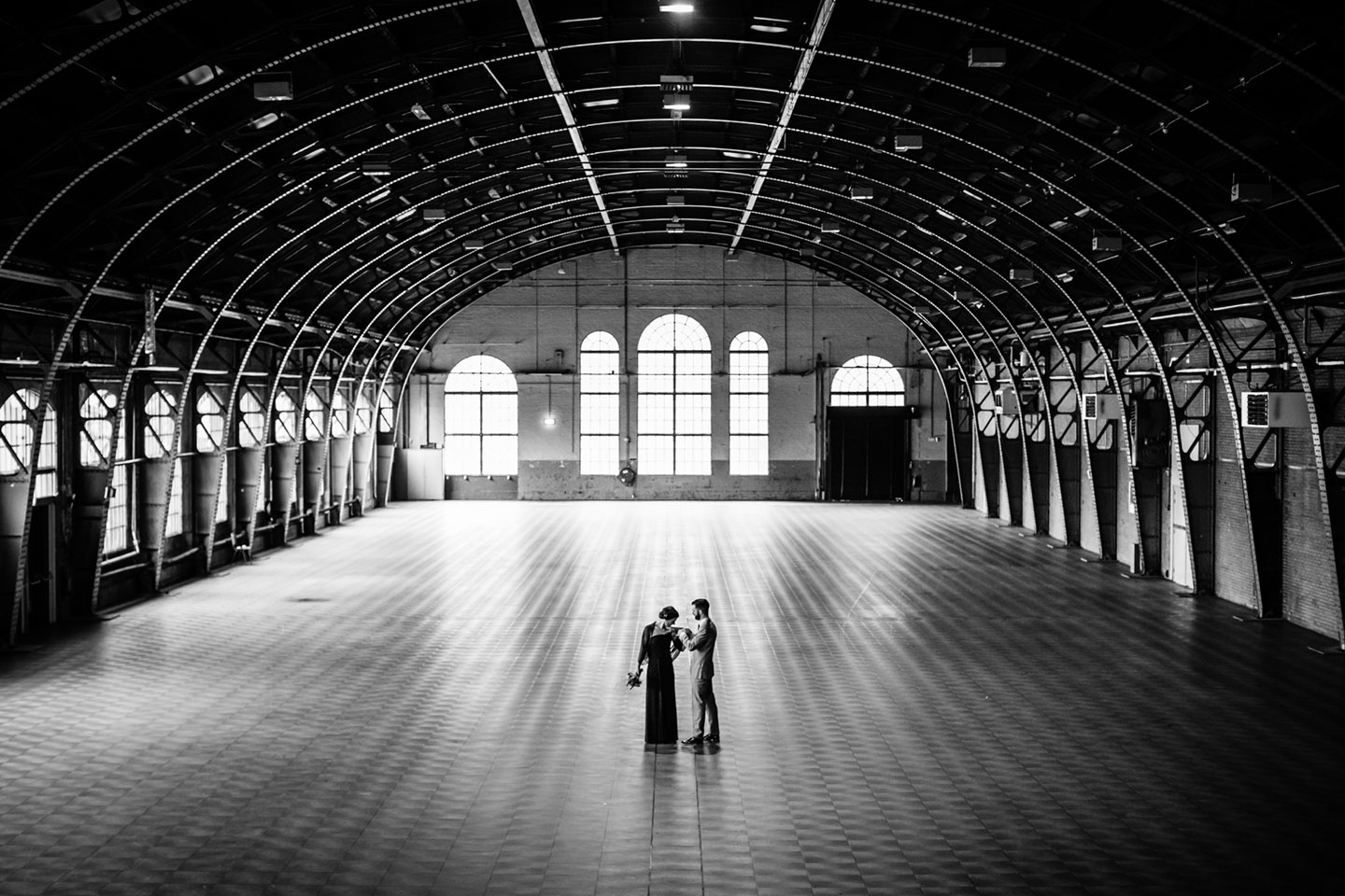 14-Spoorzone-Tilburg-bruidsfotografie-trouwfotograaf