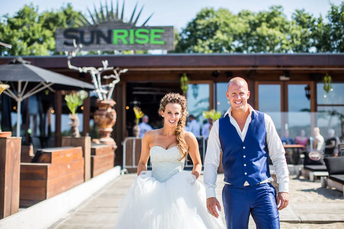 Bruiloft bij beachclub Sunrise Aquabest