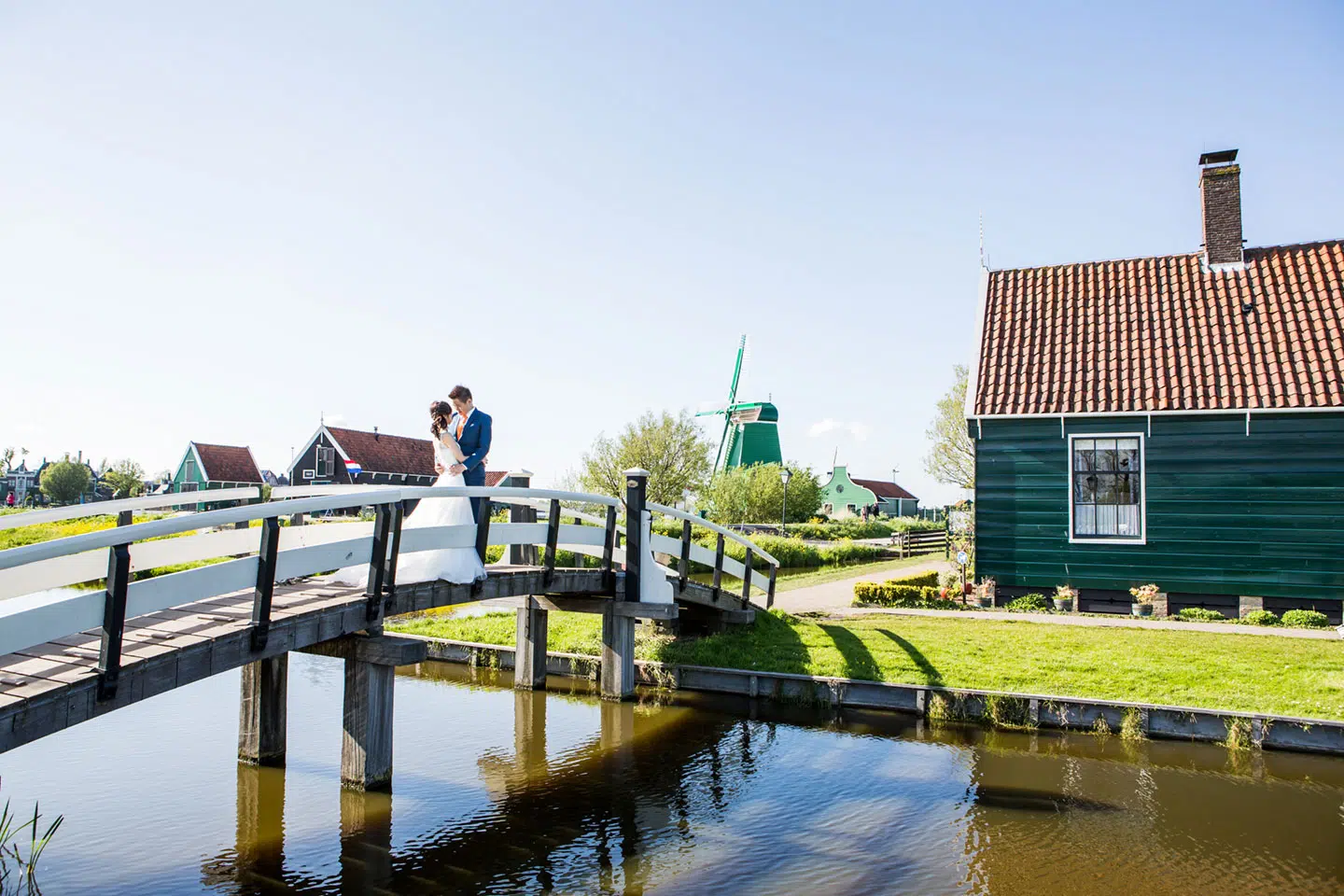 09-pre-wedding-photoshoot-Zaanse-Schans