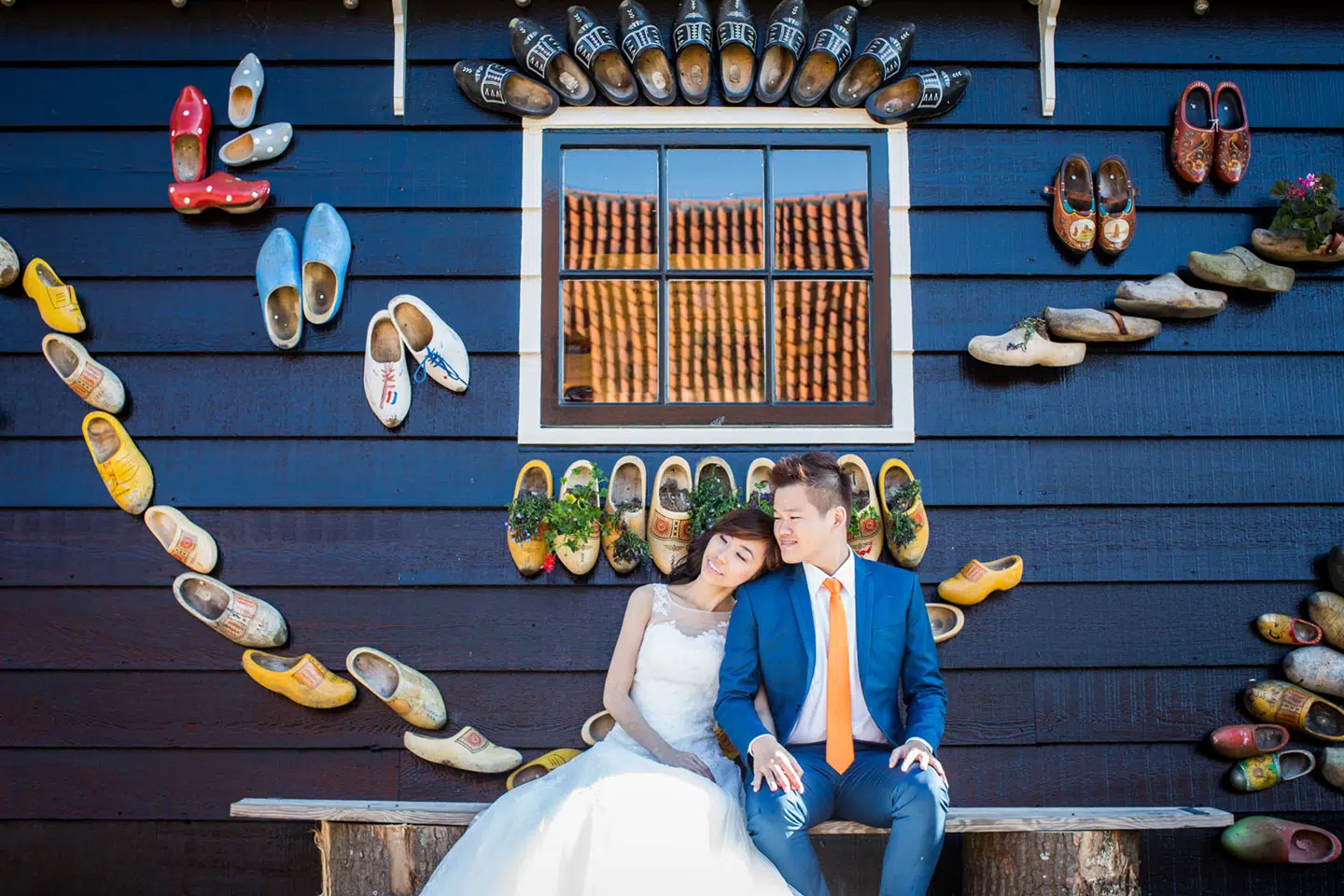 12-pre-wedding-photoshoot-Zaanse-Schans