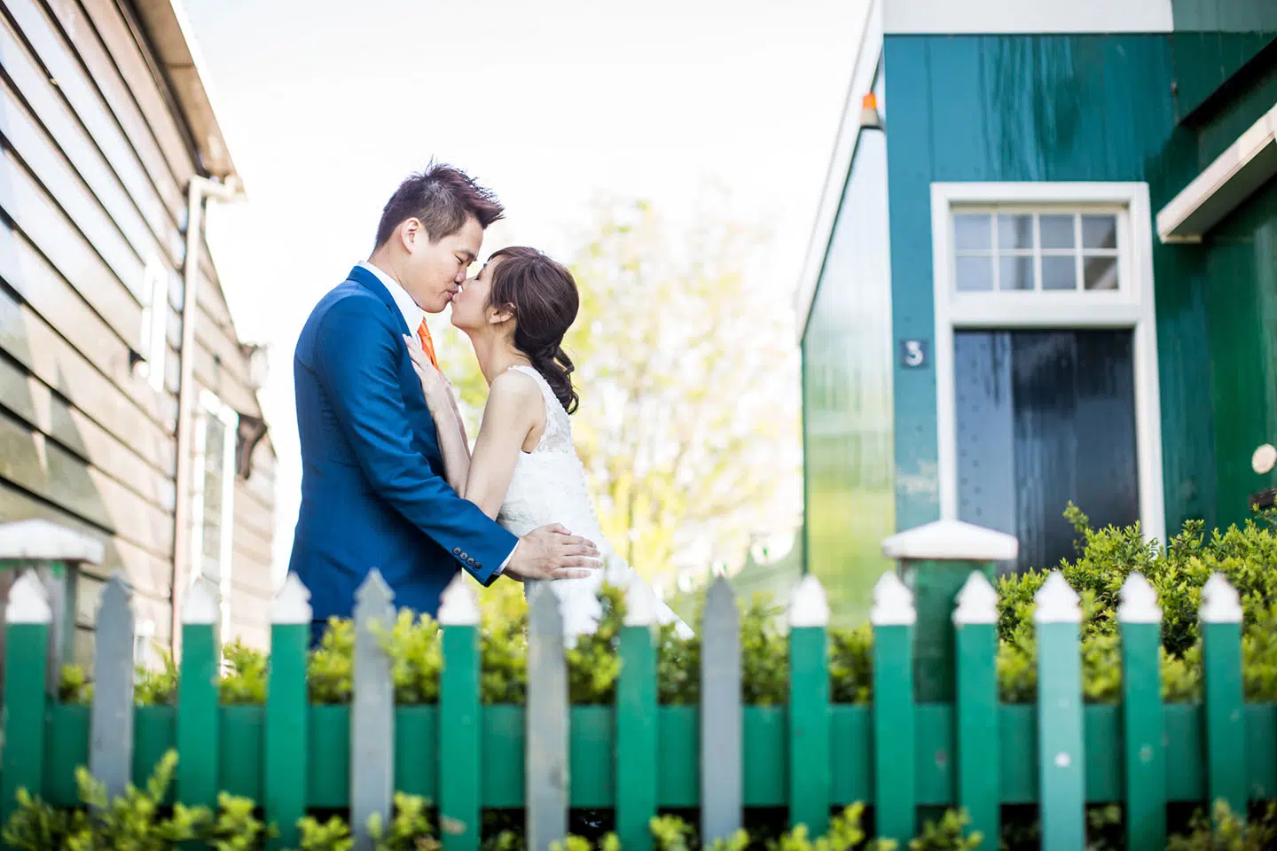 16-pre-wedding-photoshoot-Zaanse-Schans