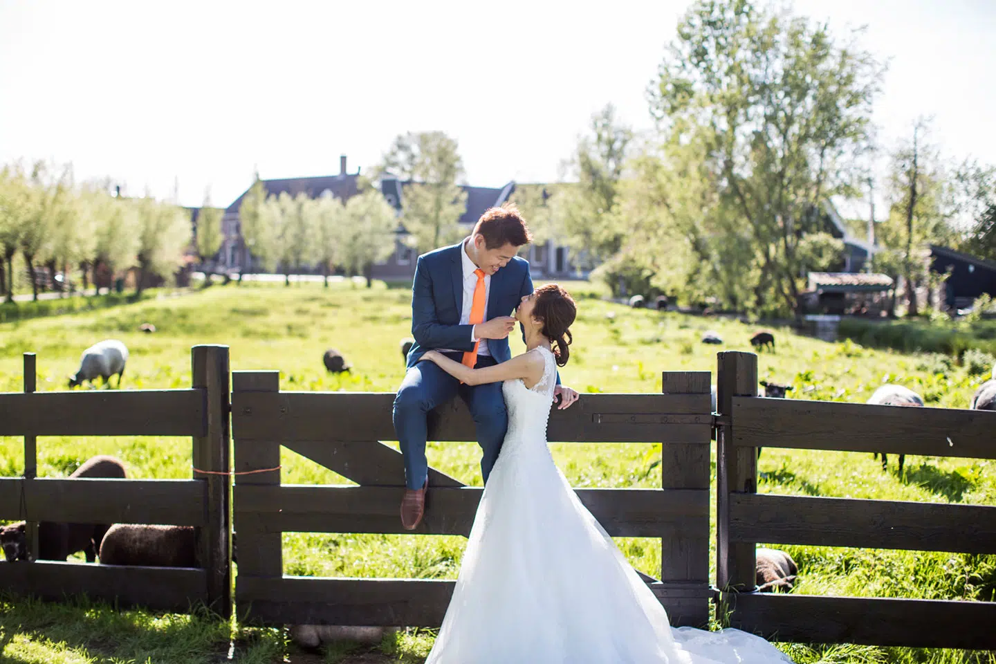 19-pre-wedding-loveshoot-Zaanse-Schans