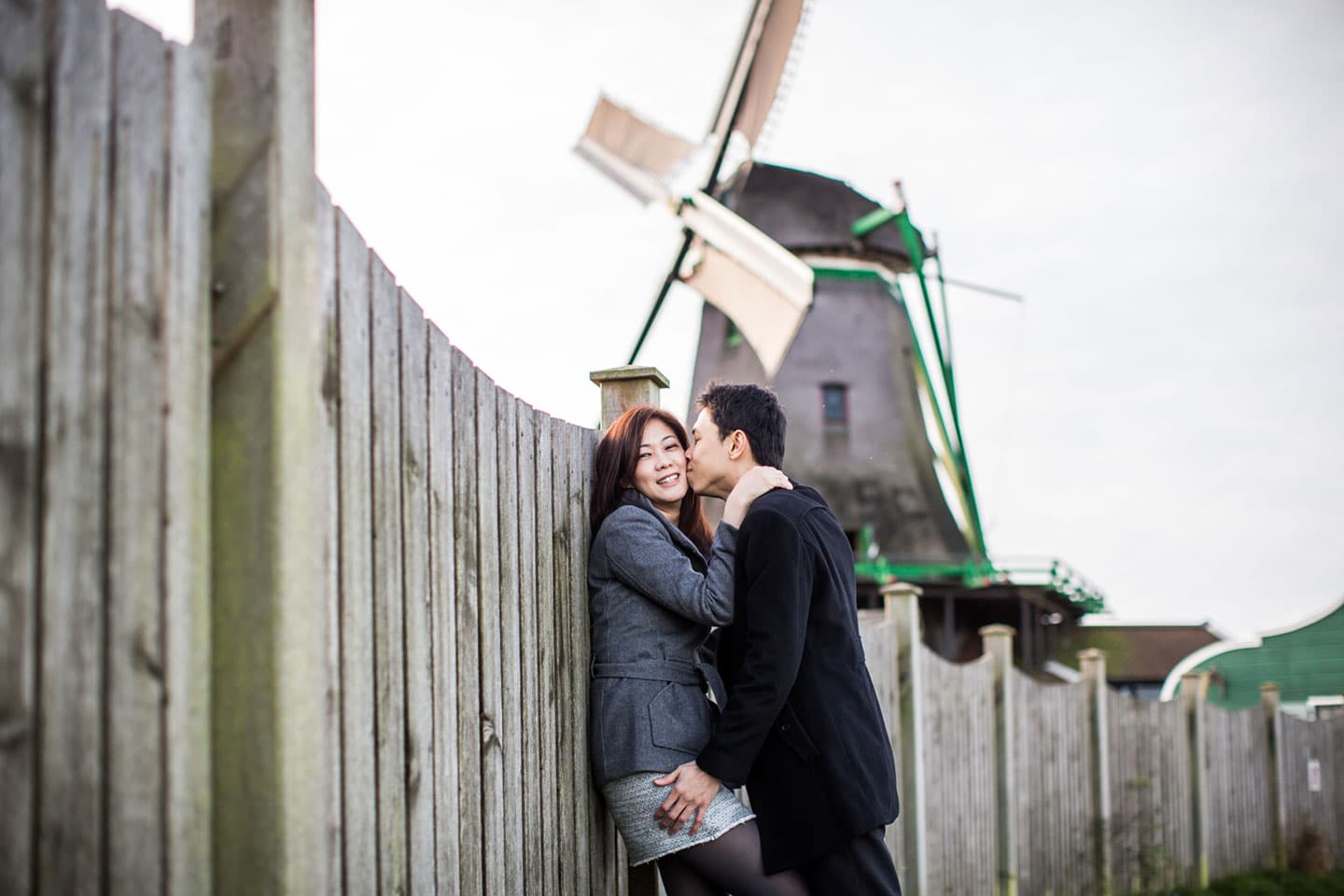19-Zaanse-Schans-Amsterdam-windmills-prewedding-photoshoot