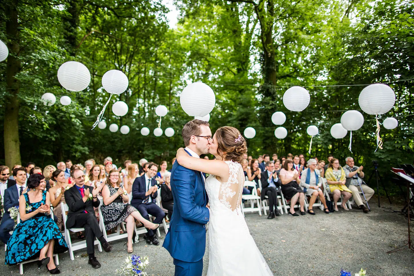 Buiten ceremonie bij Kasteel Wijenburg