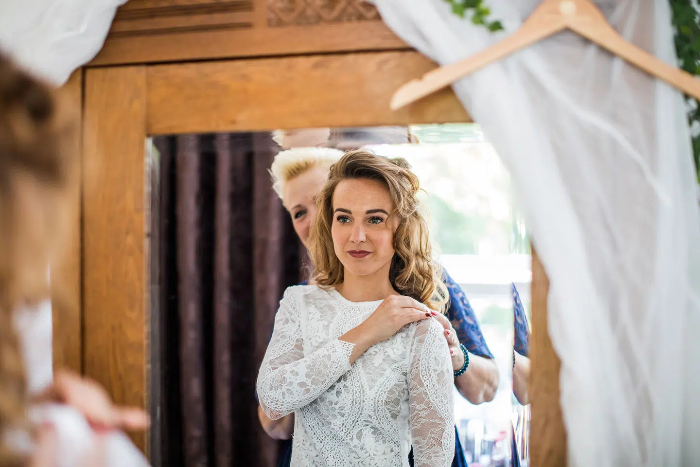 Witte trouwjurk met kant