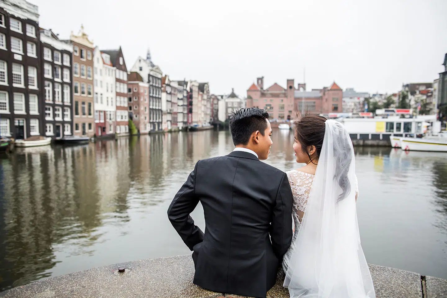 Photo shoot couple in Amsterdam, the Netherlands