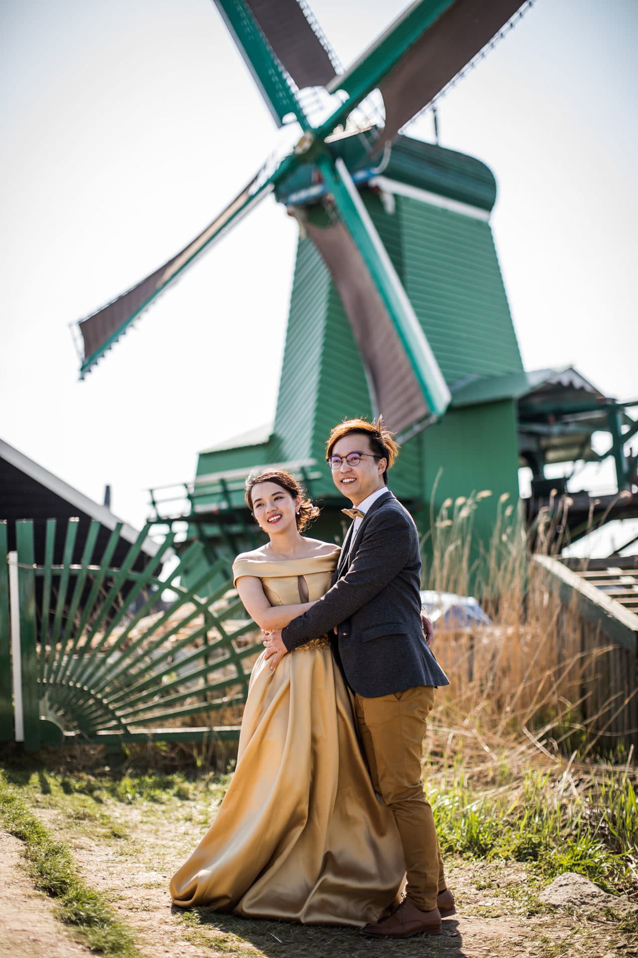 Prewedding windmill village Netherlands