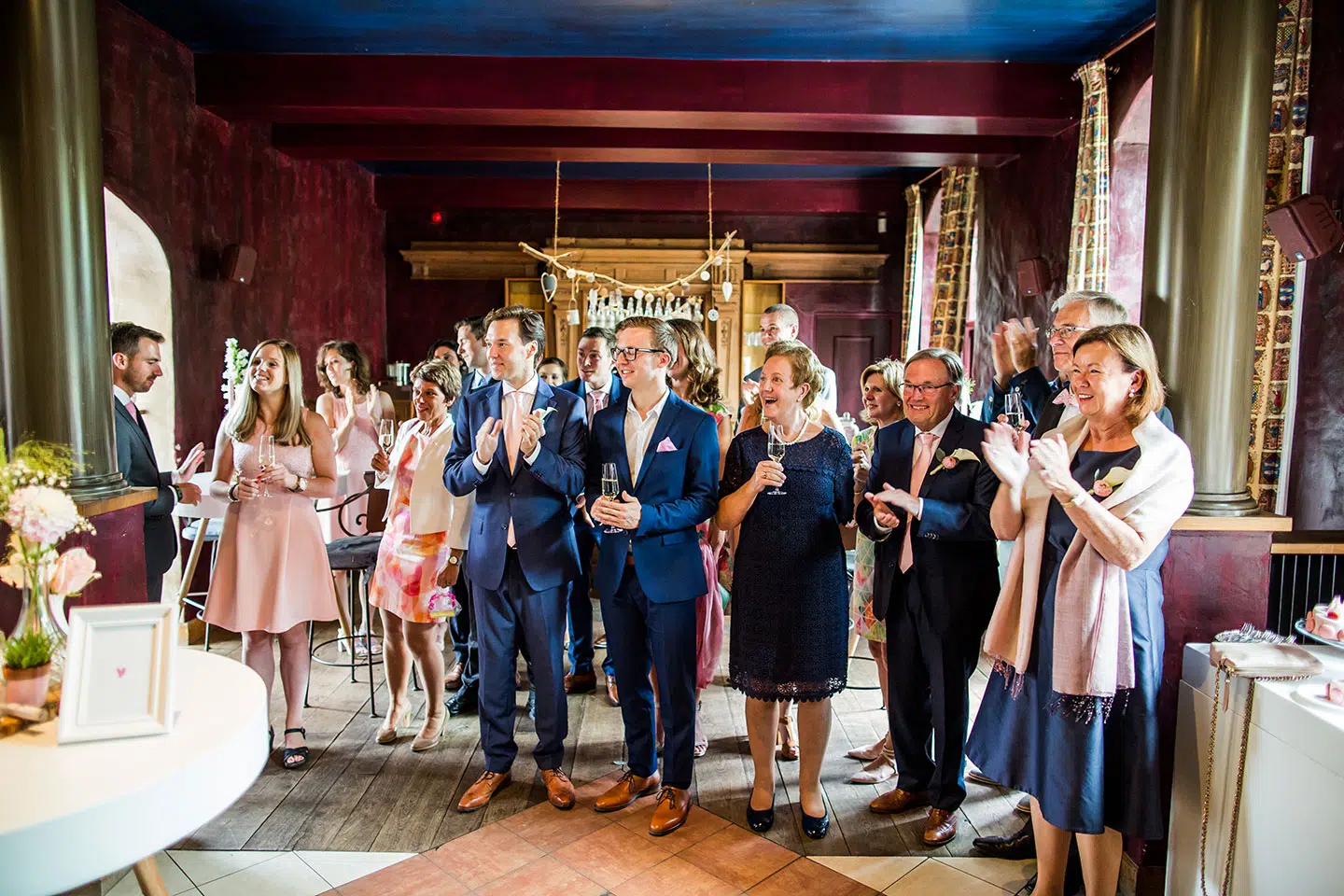 Daggasten tijdens een bruiloft bij Klooster Bethlehem