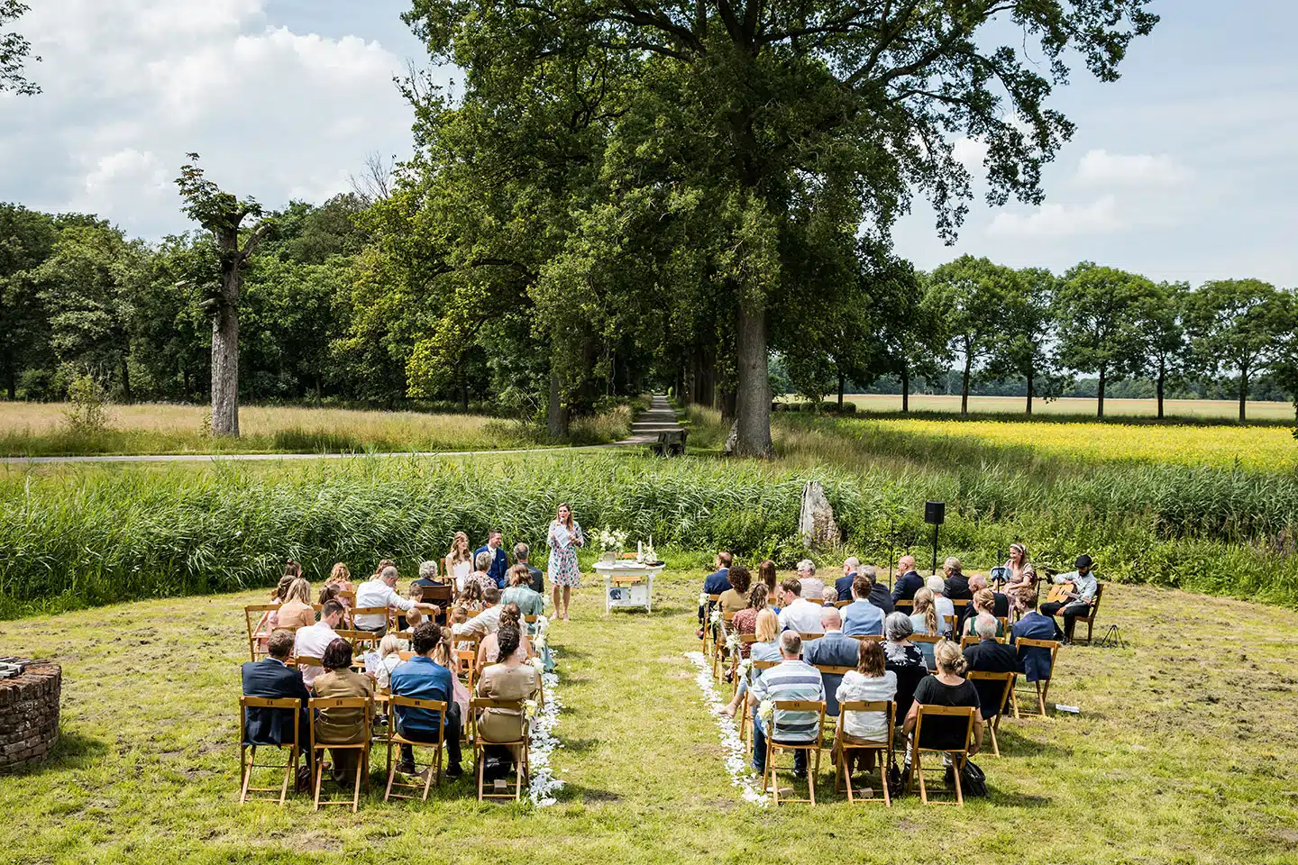 Ceremonie Kasteel Tongelaar buiten