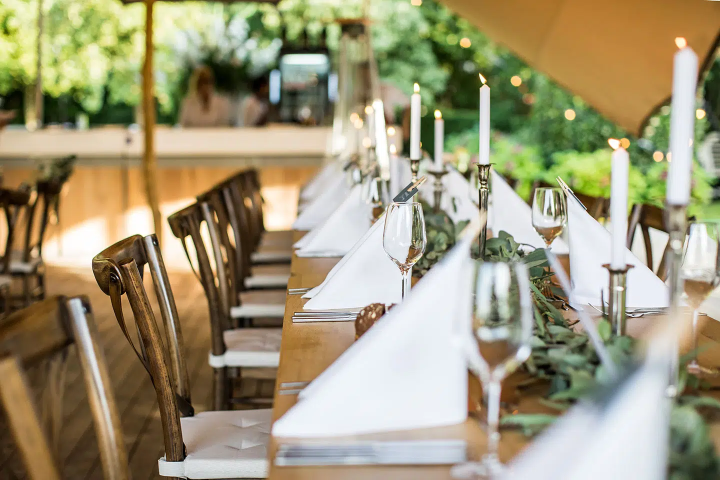 Diner bruiloft eigen tuin