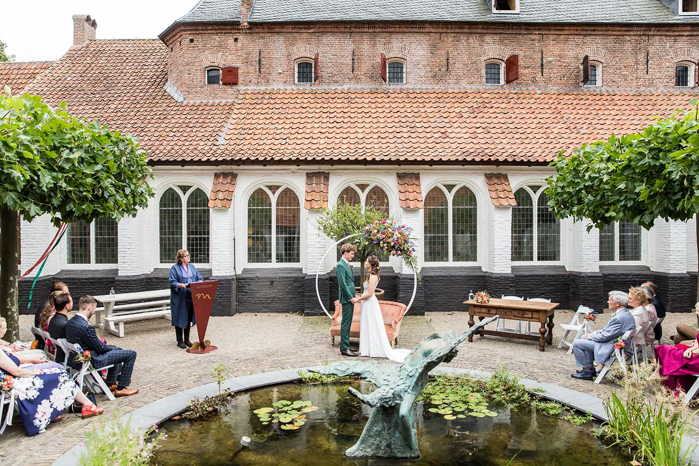 Ceremonie bruiloft de Mariënhof in Amersfoort