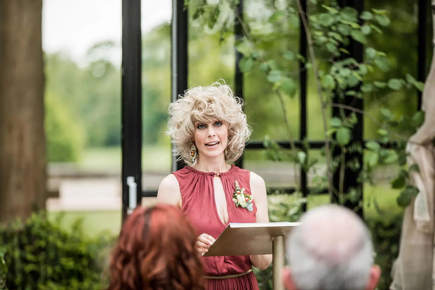 Ceremonie spreker op een bruiloft