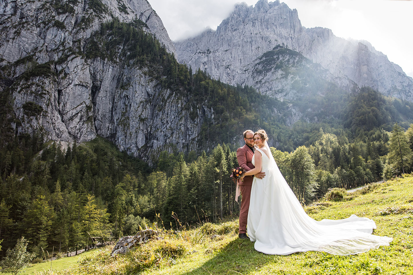 Bruiloft in de Wilder Kaiser bergen van Tirol, Oostenrijk