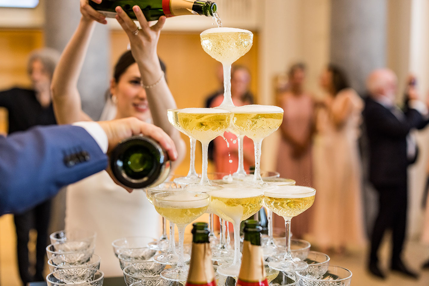 Champagne toren bruiloft