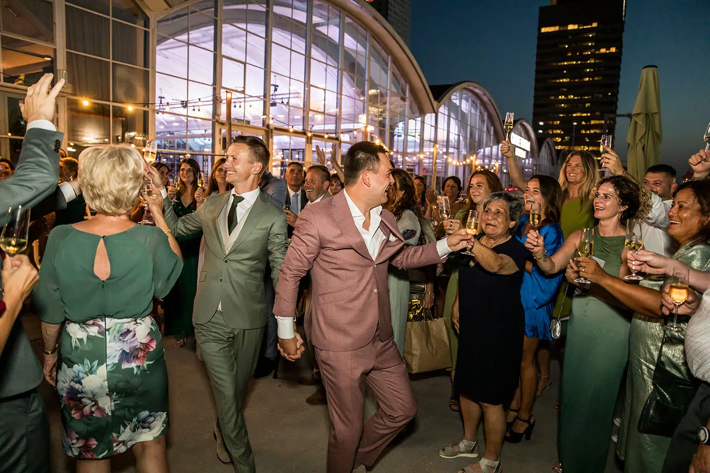 Feestavond bruiloft bij Dudok aan de Maas