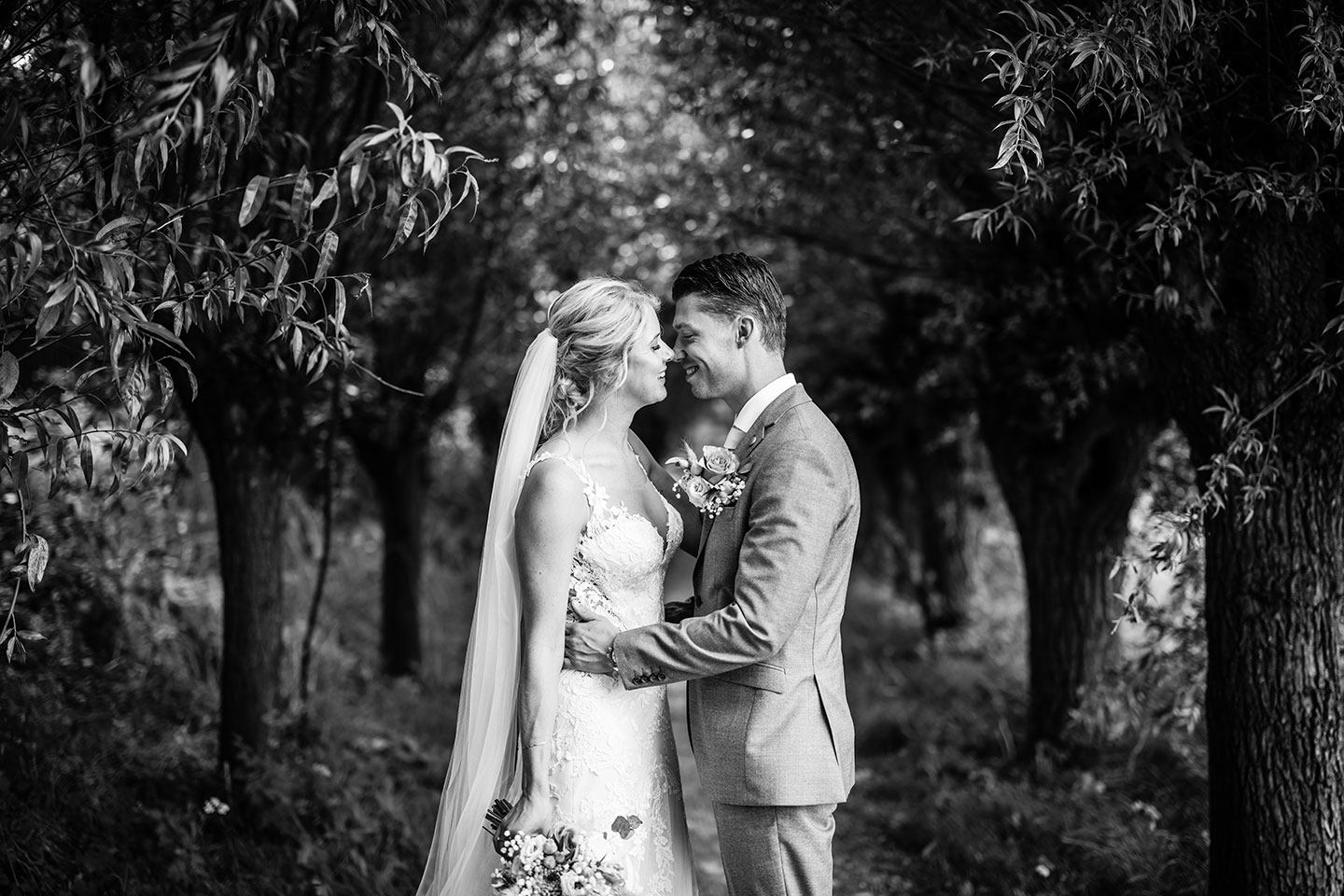 Zwart wit bruidsfotografie in Rotterdam