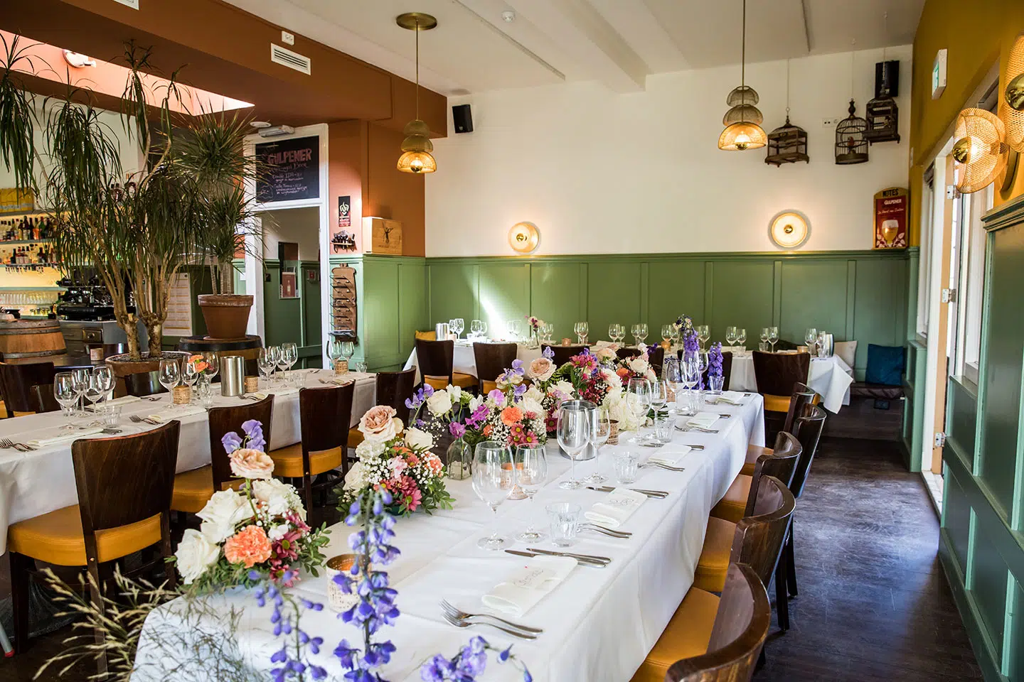 Tafelopstelling voor een bruidsdiner bij de Parel van Zuilen