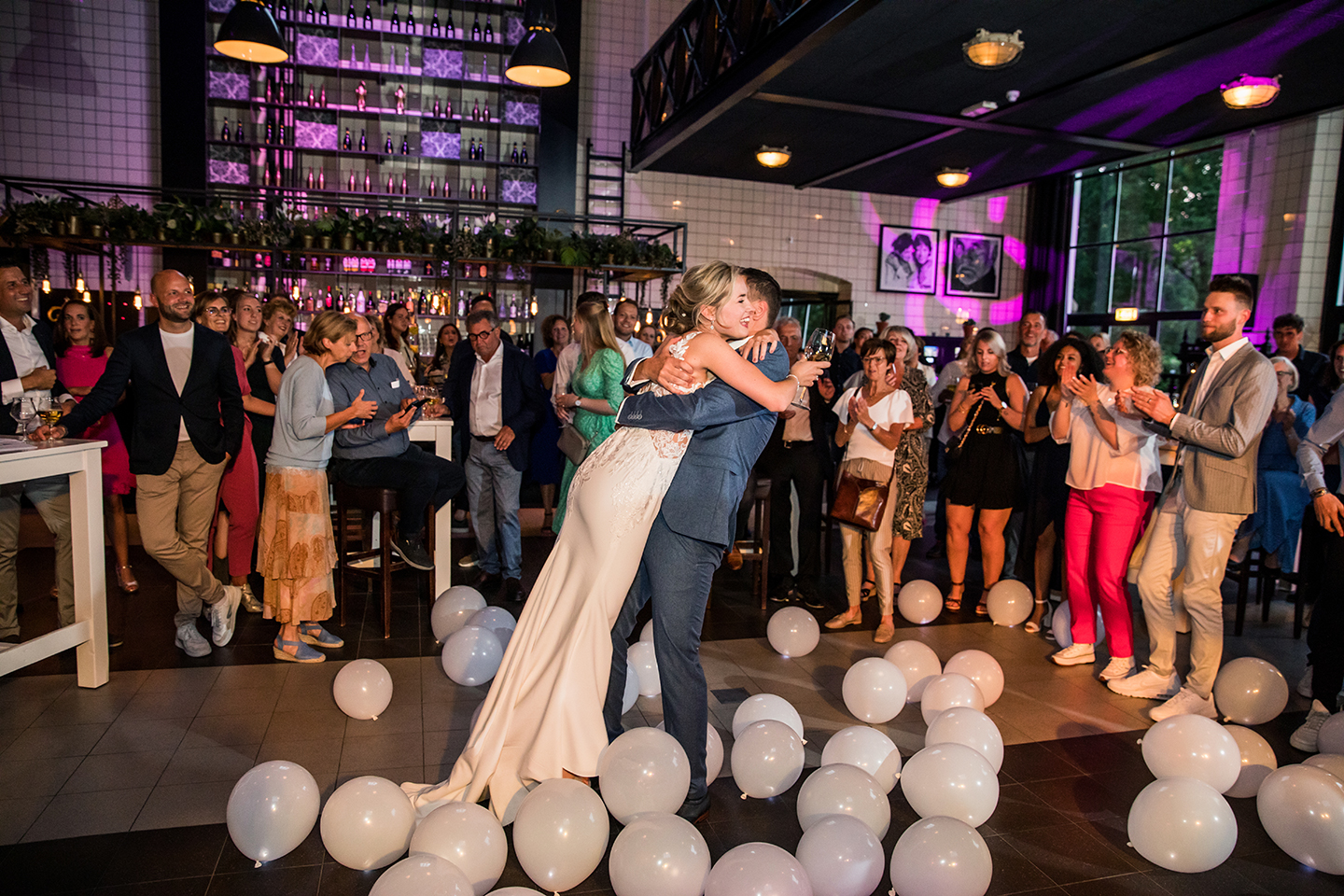 Openingsdans bruiloft bij het Ketelhuis Landgoed de Grote Beek in Eindhoven