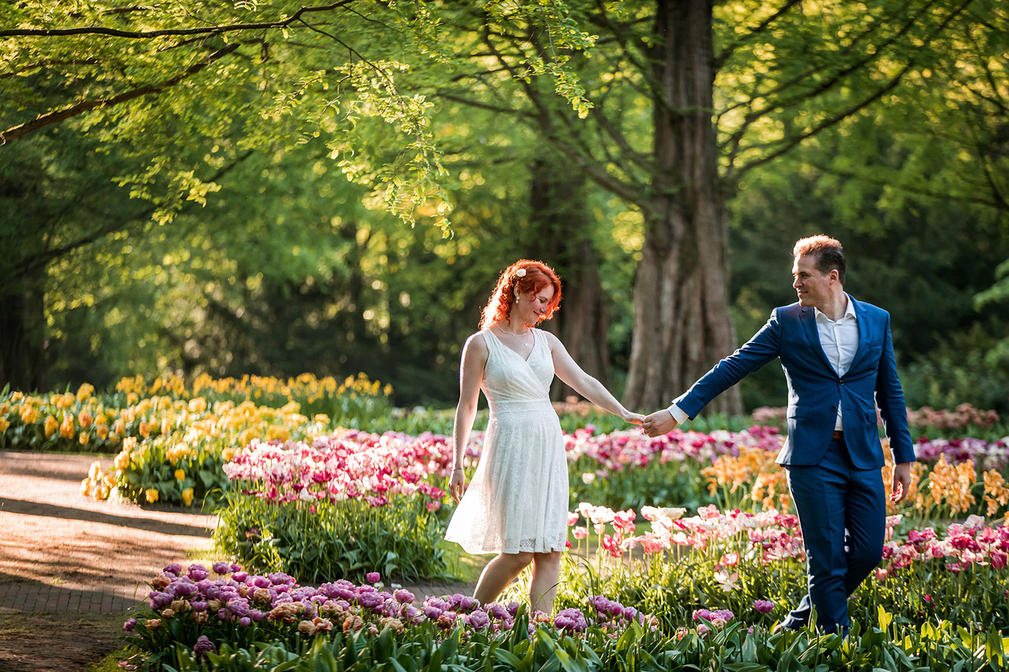 Couple shoot in the Keukenhof flower gardens