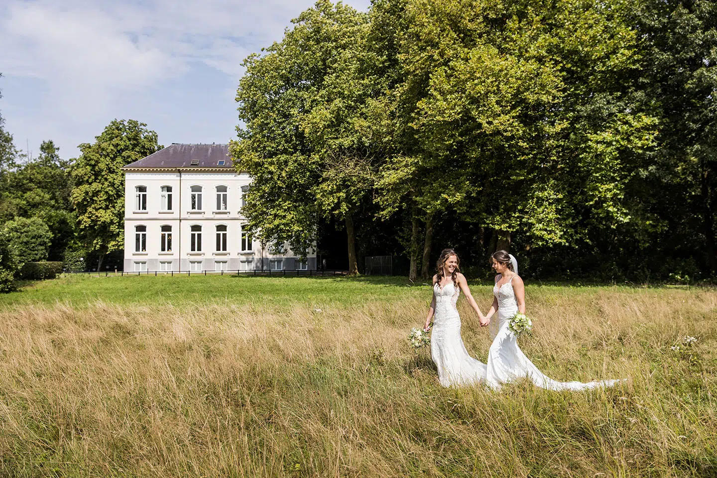 Trouwfotografie met Landgoed Wolfslaar op de achtergrond