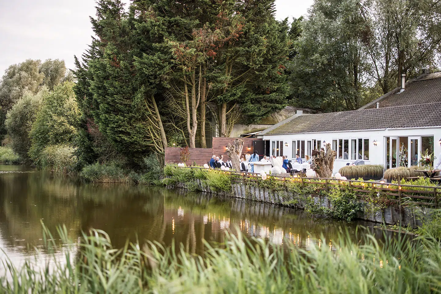 Trouwen aan het water bij Landgoed Vidaa