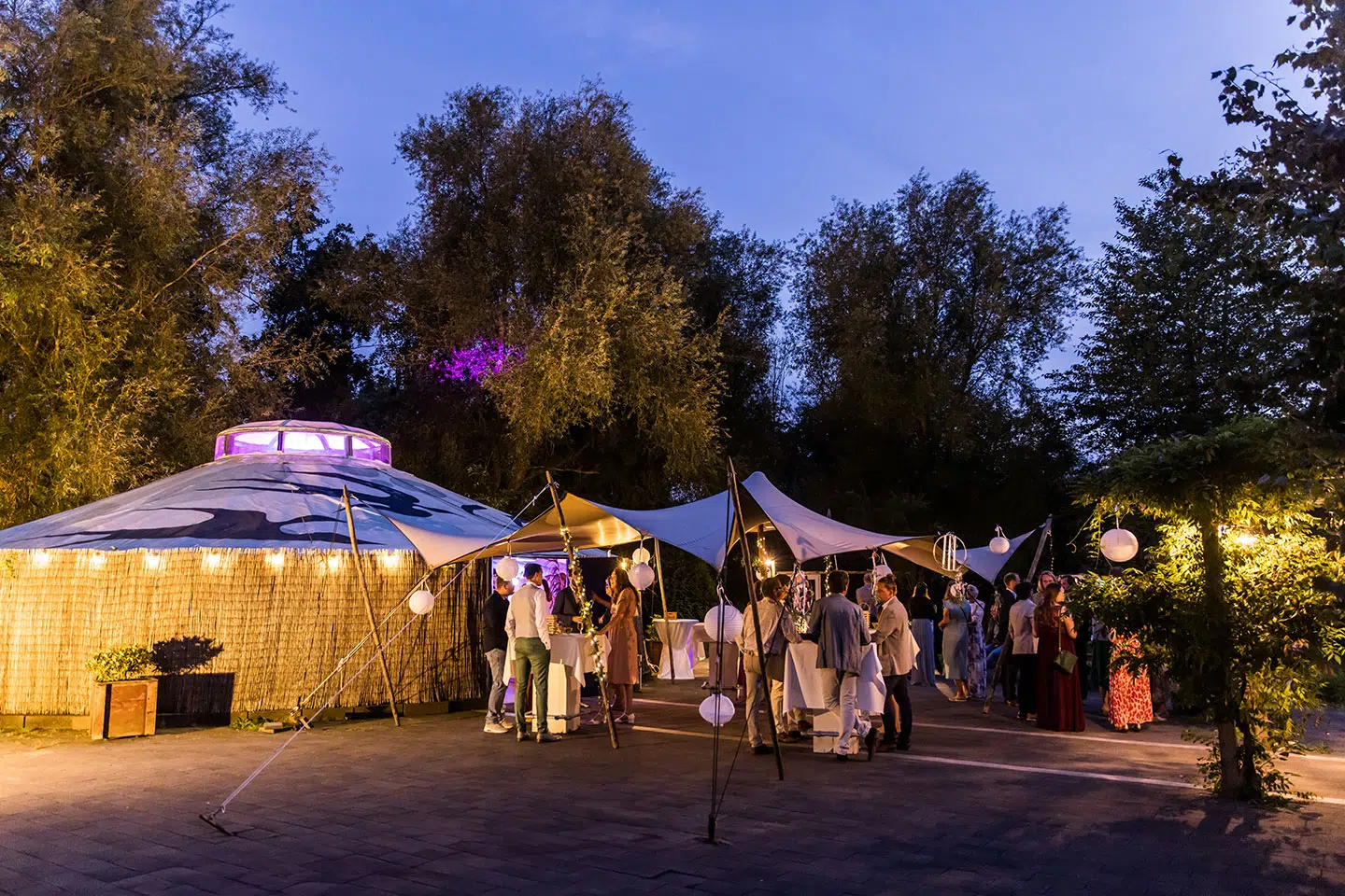 Feestavond van een bruiloft bij Landgoed Vidaa in Bergschenhoek