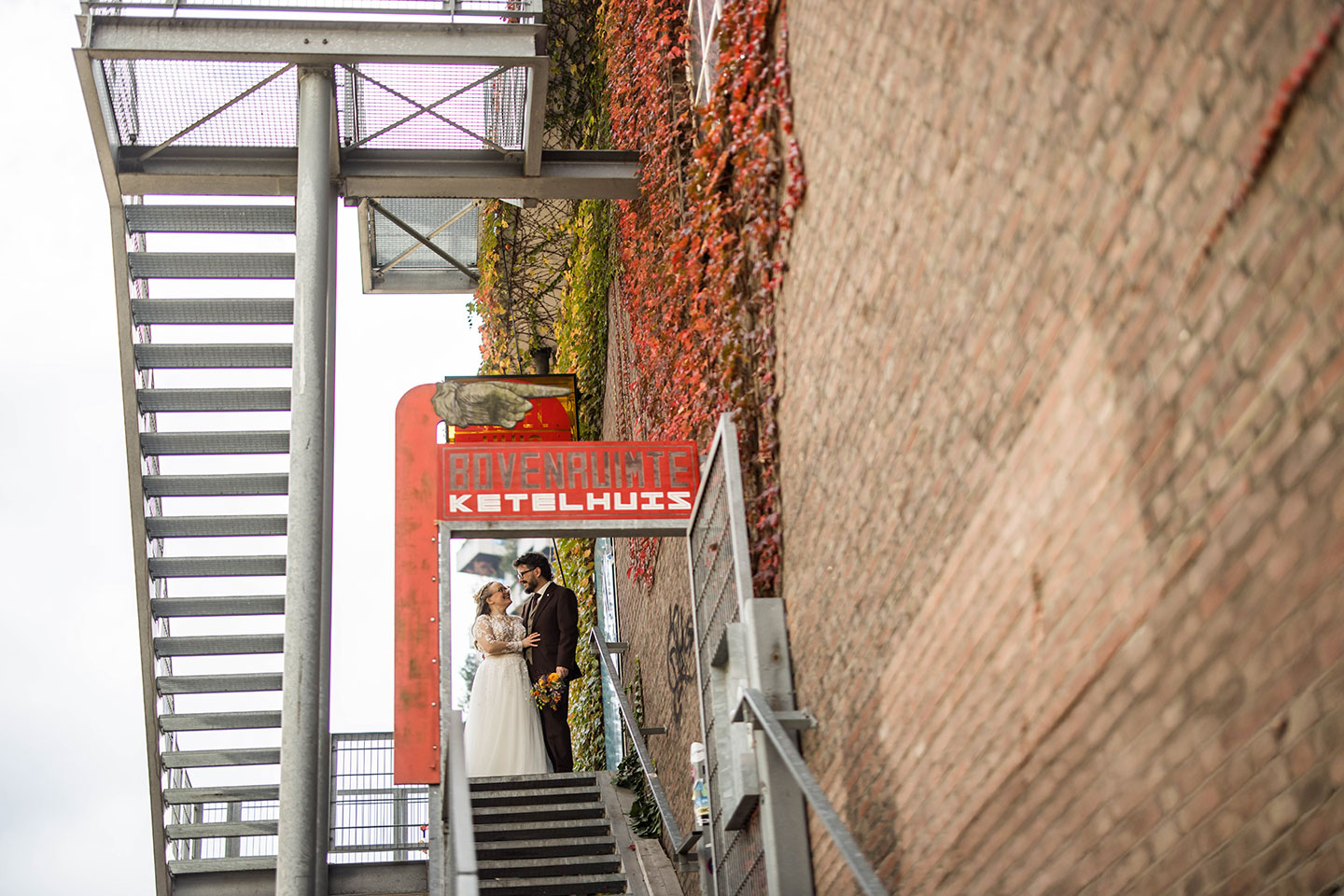 Bruiloft bij het Ketelhuis op StrijpS in Eindhoven