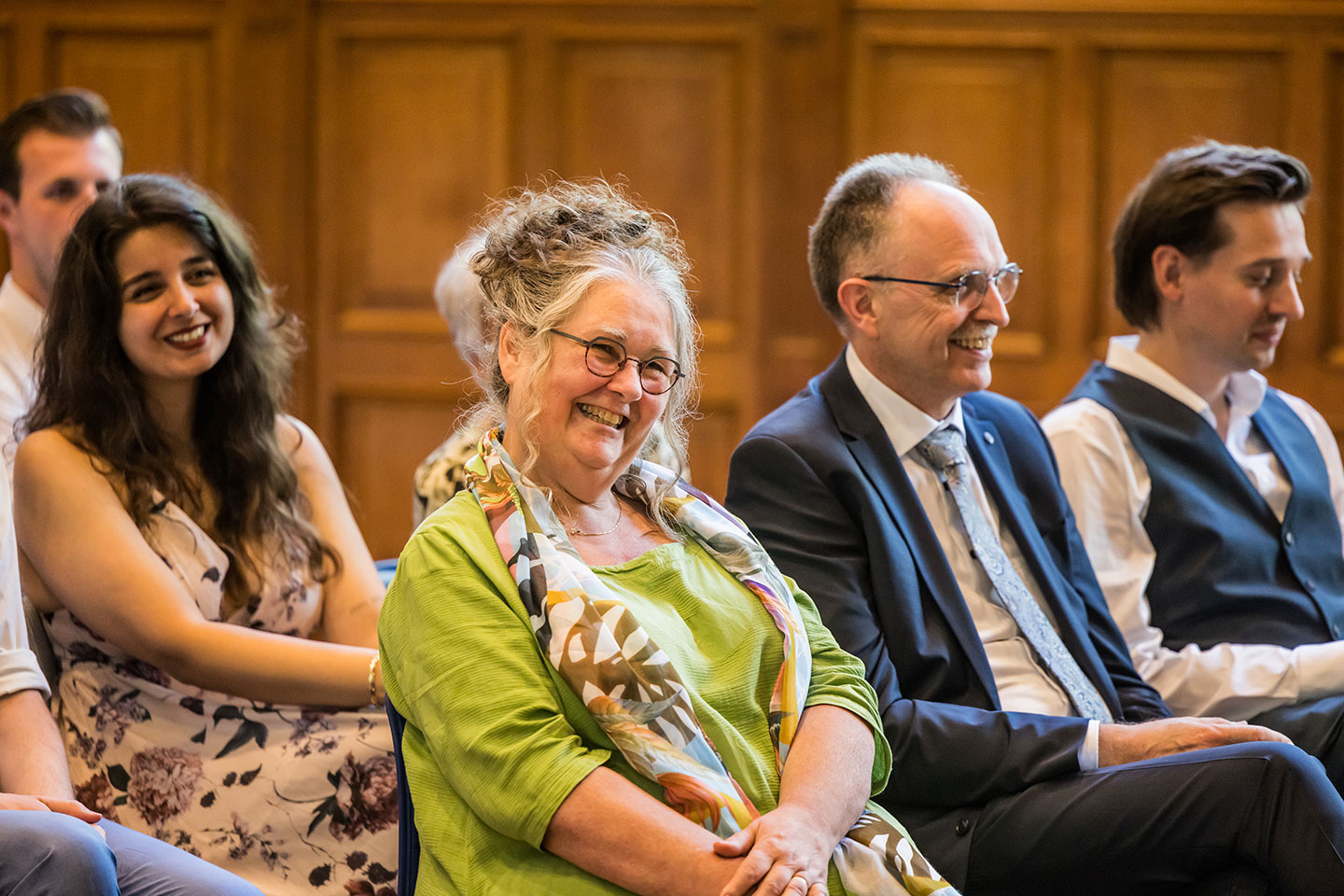 Daggasten tijdens de ceremonie van een bruiloft in het Noordbrabants museum