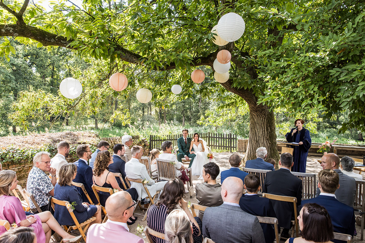 Buiten trouwen bij Kasteel Doddendael