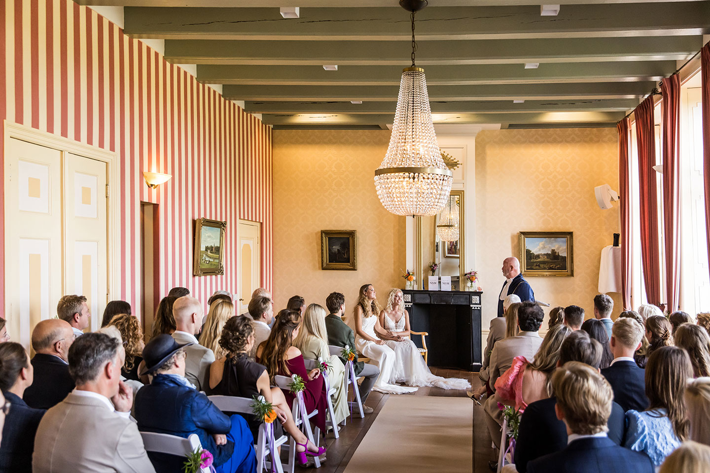 Ceremonie van een bruiloft bij Huis Brakel