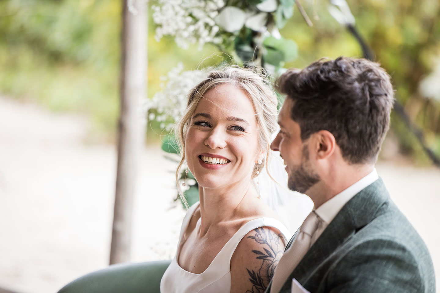 Romantische bruiloft. bij het Houtse Meer