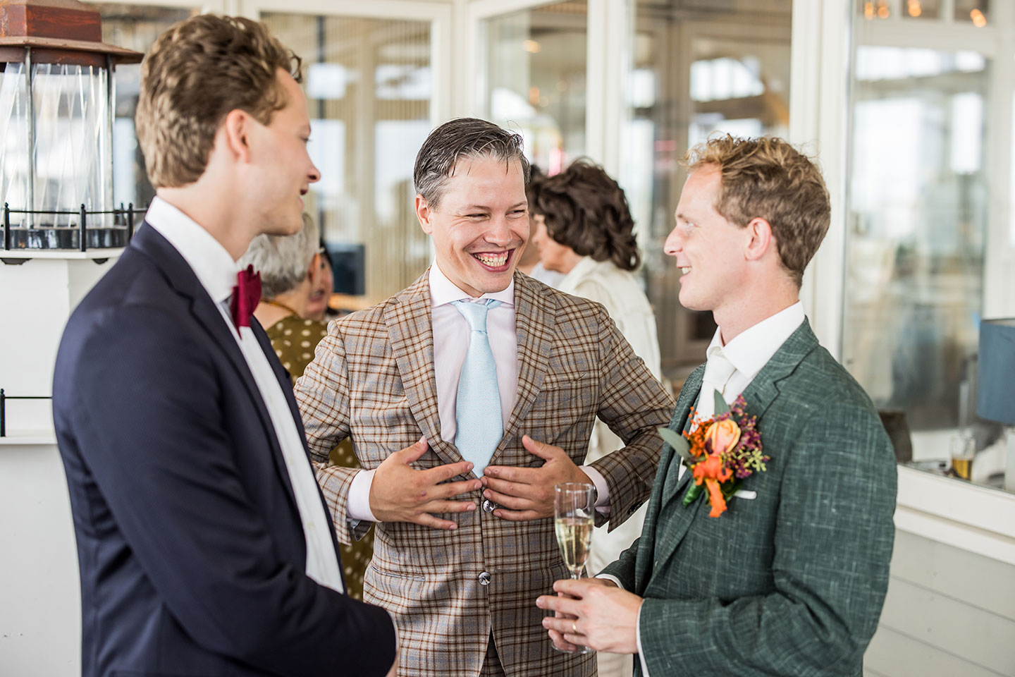 Receptie van een bruiloft bij Strandpaviljoen Thalassa in Zandvoort