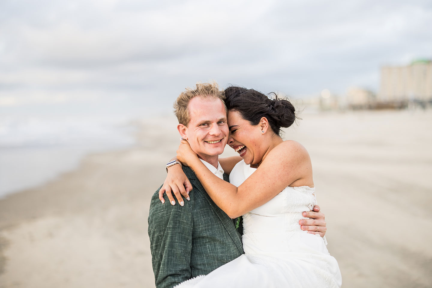 Trouwen op het strand in Noord-Holland