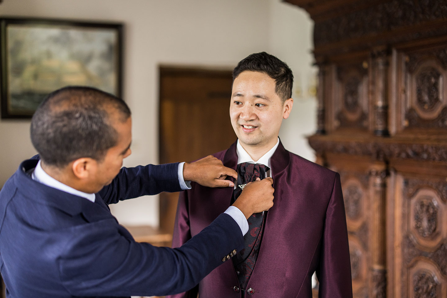 Bruidegom tijdens zijn huwelijk bij Kasteel van Rhoon