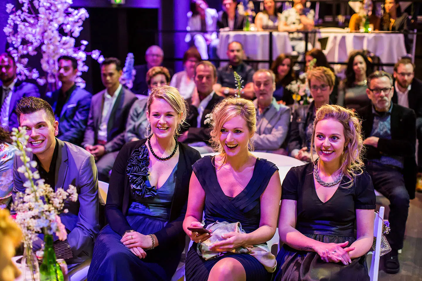Daggasten op een bruiloft bij het Klasse Theater in Tilburg