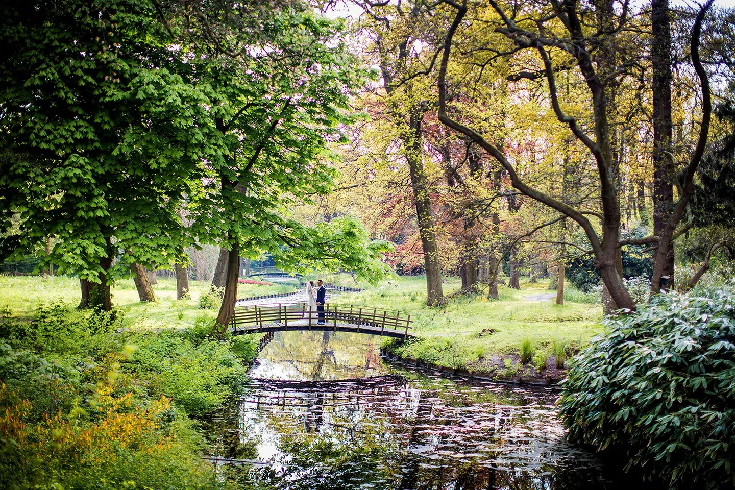 Huwelijksfotografie in de tuin van Landgoed Te Werve