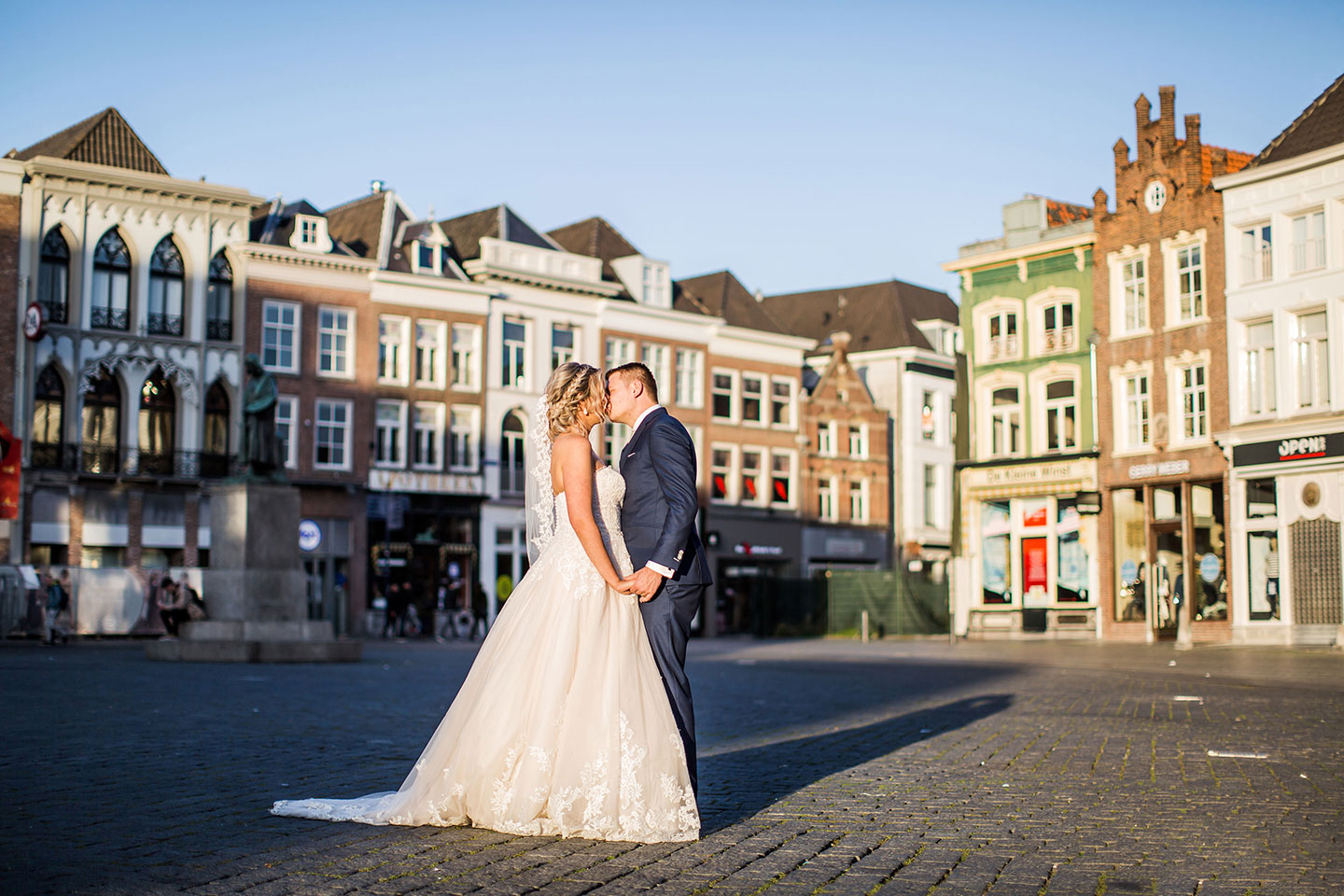 Bruidsfotografie in de binnenstad van Den Bosch
